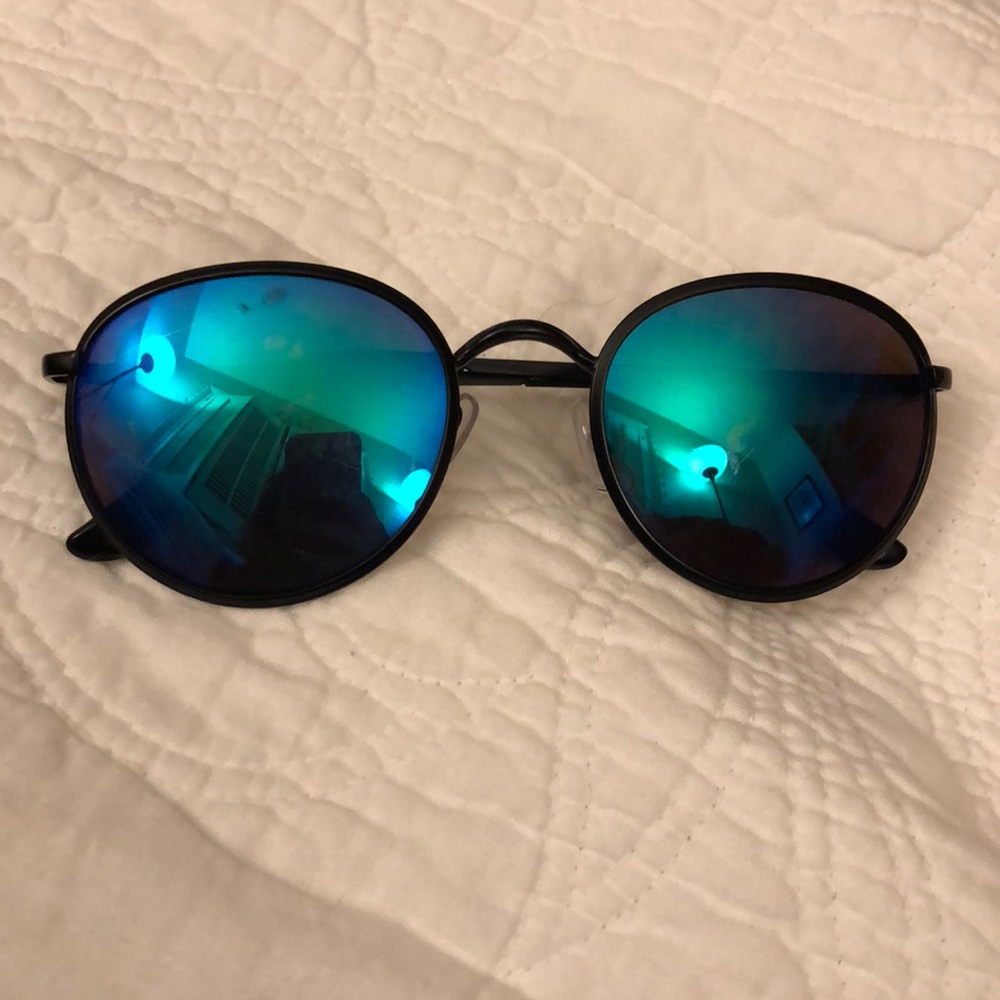 Circle sunglasses